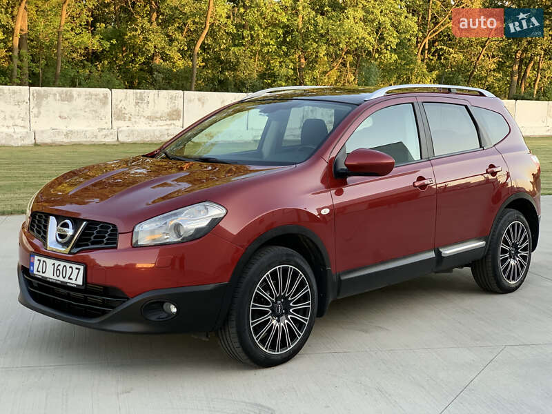 Nissan Qashqai+2 2010