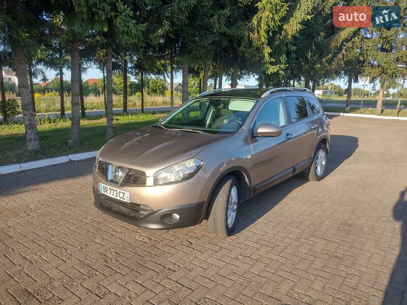 Nissan Qashqai+2 2011