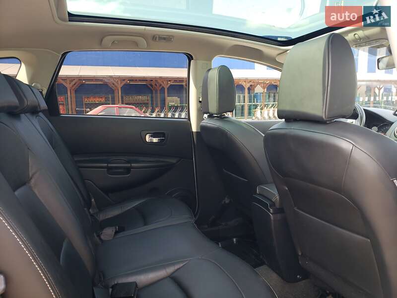 Внедорожник / Кроссовер Nissan Qashqai+2 2010 в Староконстантинове