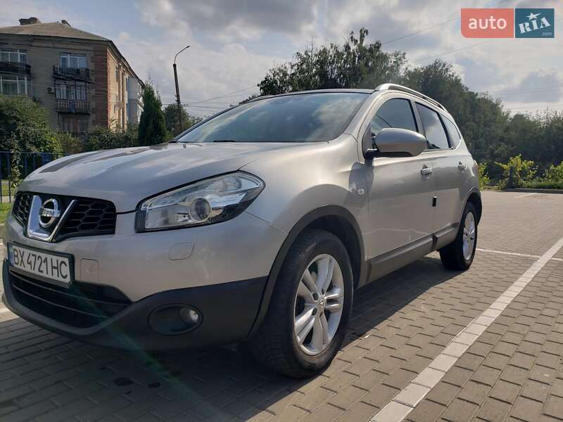 Внедорожник / Кроссовер Nissan Qashqai+2 2010 в Староконстантинове