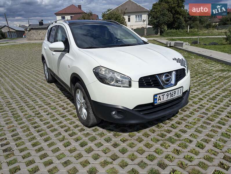 Nissan Qashqai+2 2010