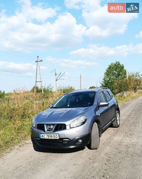 Nissan Qashqai+2 2010