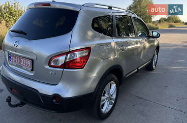 Позашляховик / Кросовер Nissan Qashqai+2 2011 в  фото 6 Позашляховик / Кросовер Nissan Qashqai+2 2011 в