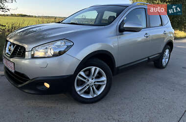Позашляховик / Кросовер Nissan Qashqai+2 2011 в  фото 11 Позашляховик / Кросовер Nissan Qashqai+2 2011 в