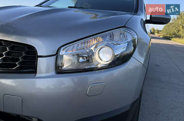 Позашляховик / Кросовер Nissan Qashqai+2 2011 в  фото 15 Позашляховик / Кросовер Nissan Qashqai+2 2011 в
