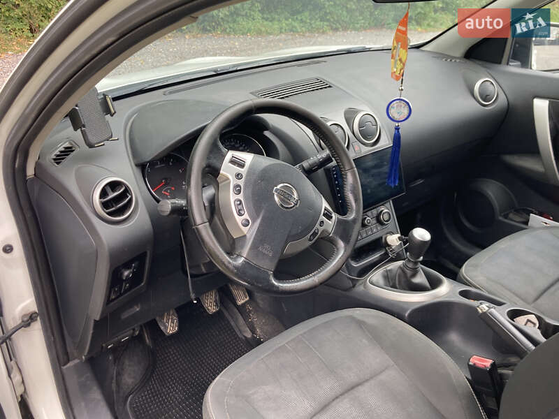 Nissan Qashqai+2 2011