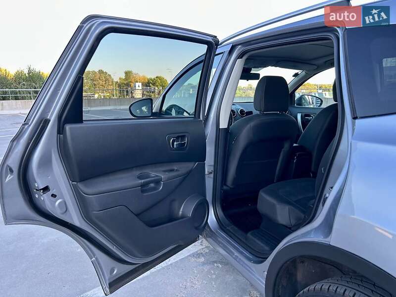 Внедорожник / Кроссовер Nissan Qashqai+2 2012 в Киеве
