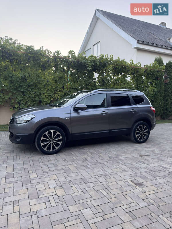 Внедорожник / Кроссовер Nissan Qashqai+2 2012 в Виноградове