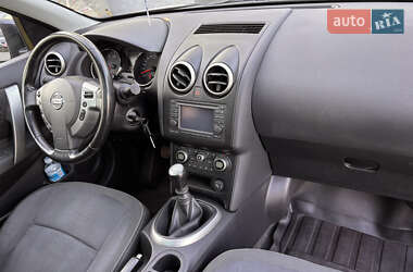 Внедорожник / Кроссовер Nissan Qashqai+2 2010 в 
