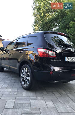 Внедорожник / Кроссовер Nissan Qashqai+2 2012 в 
