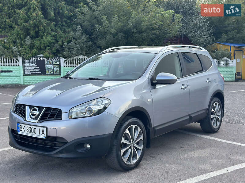 Nissan Qashqai+2 2010