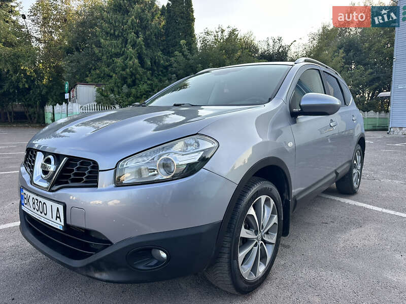 Позашляховик / Кросовер Nissan Qashqai+2 2010 в Дубні