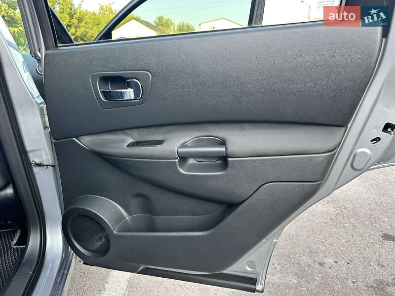 Позашляховик / Кросовер Nissan Qashqai+2 2010 в Дубні