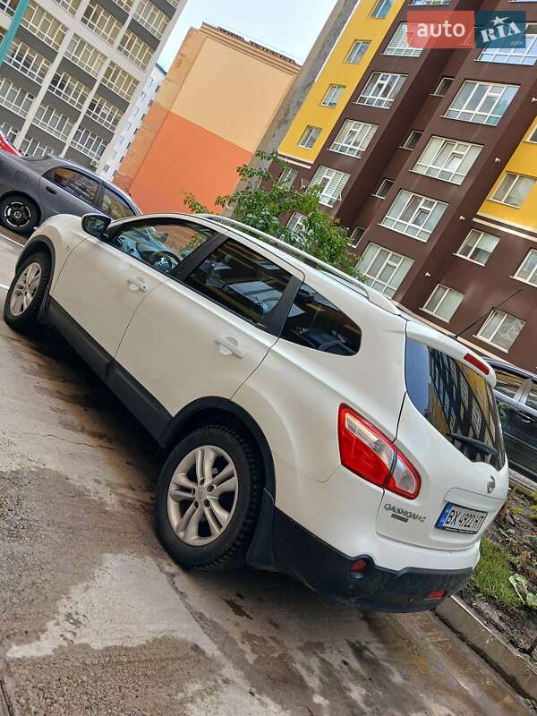 Позашляховик / Кросовер Nissan Qashqai+2 2012 в Хмельницькому