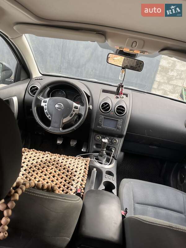 Внедорожник / Кроссовер Nissan Qashqai+2 2010 в Вольнянске