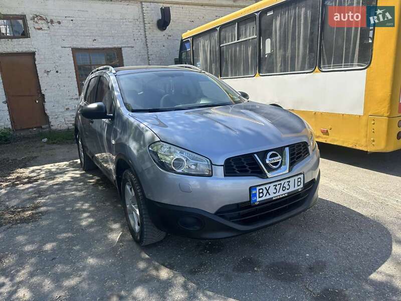 Внедорожник / Кроссовер Nissan Qashqai+2 2013 в Хмельницком