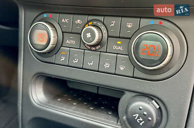 Внедорожник / Кроссовер Nissan Qashqai+2 2012 в 