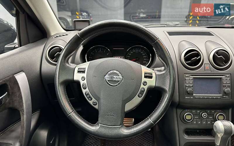 Позашляховик / Кросовер Nissan Qashqai+2 2010 в Чернівцях