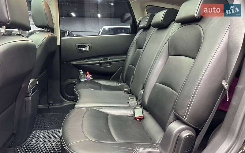 Позашляховик / Кросовер Nissan Qashqai+2 2010 в Чернівцях