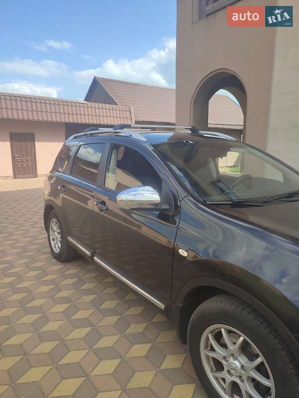 Внедорожник / Кроссовер Nissan Qashqai+2 2012 в Сарнах