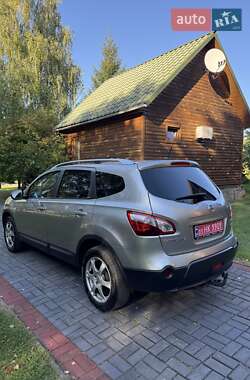 Внедорожник / Кроссовер Nissan Qashqai+2 2011 в 