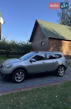 Внедорожник / Кроссовер Nissan Qashqai+2 2011 в 