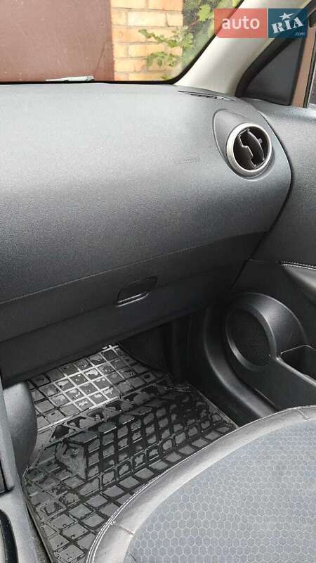 Внедорожник / Кроссовер Nissan Qashqai+2 2013 в Нововолынске