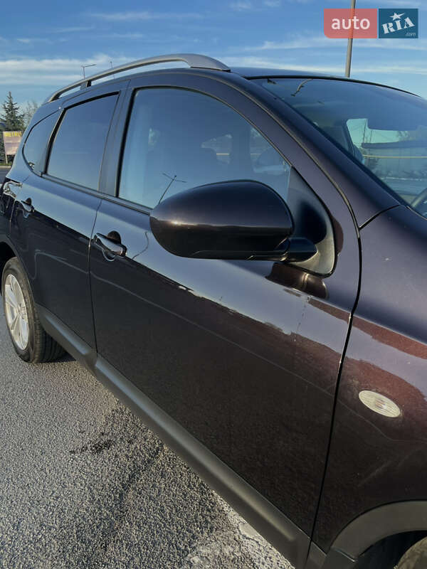 Внедорожник / Кроссовер Nissan Qashqai+2 2011 в Ивано-Франковске