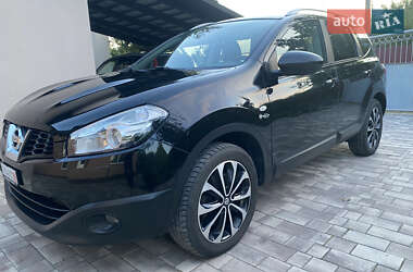 Позашляховик / Кросовер Nissan Qashqai+2 2011 в 
