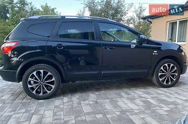 Позашляховик / Кросовер Nissan Qashqai+2 2011 в 