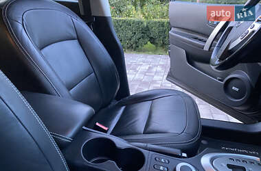 Позашляховик / Кросовер Nissan Qashqai+2 2011 в 