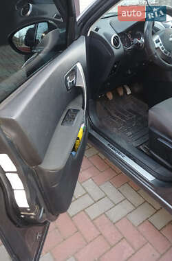 Позашляховик / Кросовер Nissan Qashqai+2 2011 в 