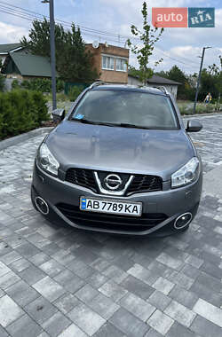 Позашляховик / Кросовер Nissan Qashqai+2 2011 в 