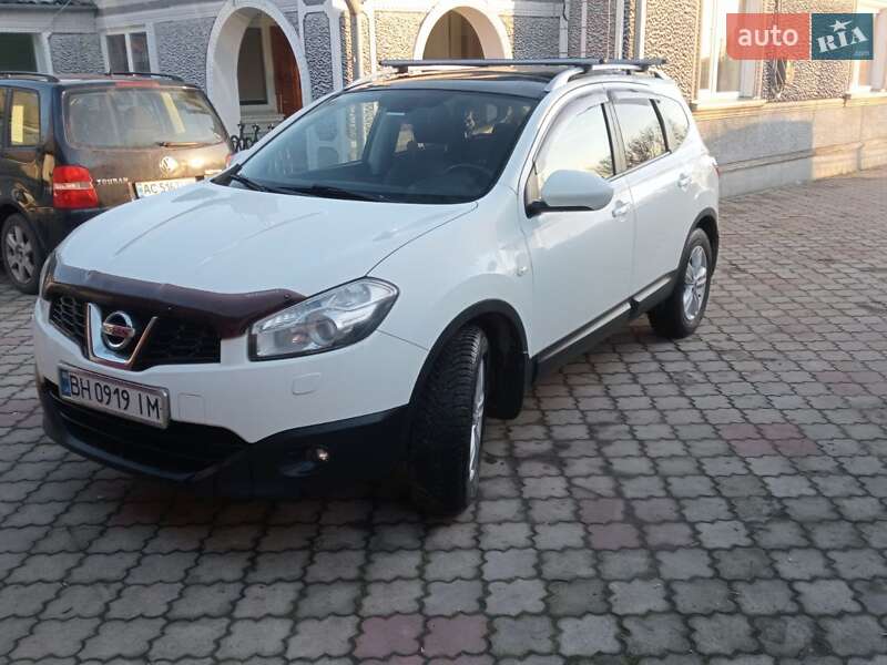 Внедорожник / Кроссовер Nissan Qashqai+2 2012 в Владимире