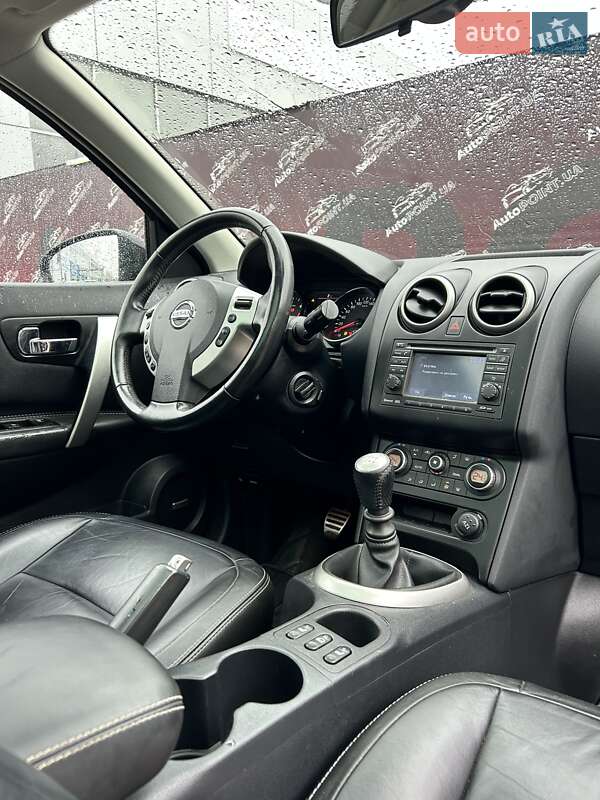 Внедорожник / Кроссовер Nissan Qashqai+2 2010 в Сумах