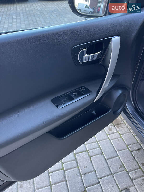 Позашляховик / Кросовер Nissan Qashqai+2 2010 в Львові фото 15 Позашляховик / Кросовер Nissan Qashqai+2 2010 в Львові