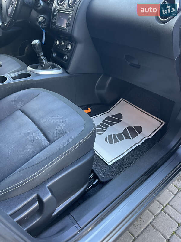 Позашляховик / Кросовер Nissan Qashqai+2 2010 в Львові фото 36 Позашляховик / Кросовер Nissan Qashqai+2 2010 в Львові