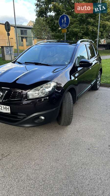 Внедорожник / Кроссовер Nissan Qashqai+2 2010 в Залещиках