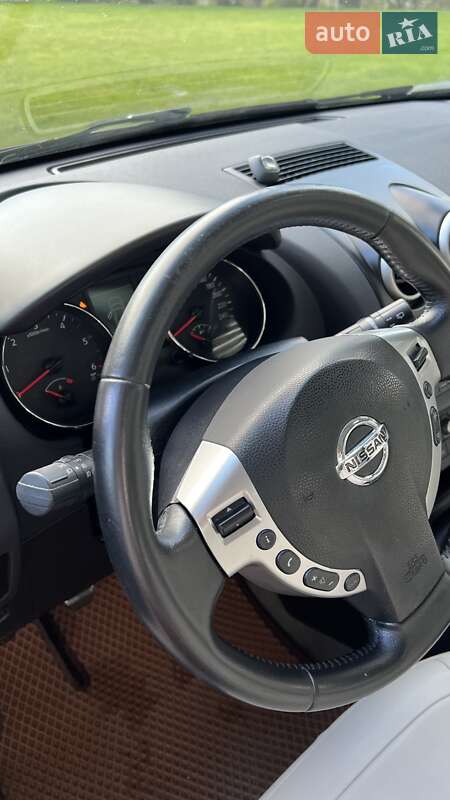 Внедорожник / Кроссовер Nissan Qashqai+2 2010 в Залещиках