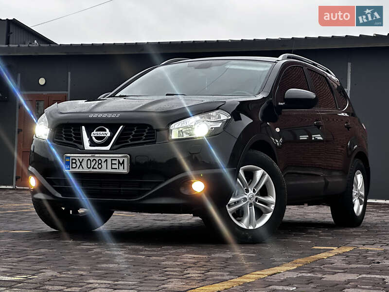 Внедорожник / Кроссовер Nissan Qashqai+2 2011 в 