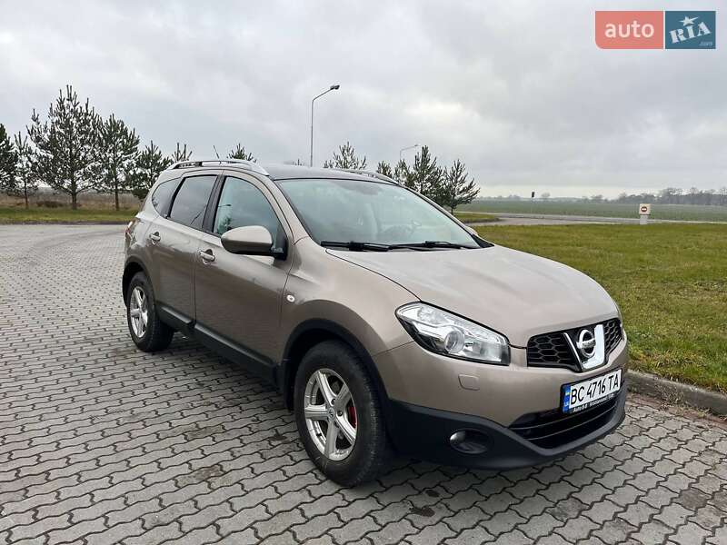 Nissan Qashqai+2 2011