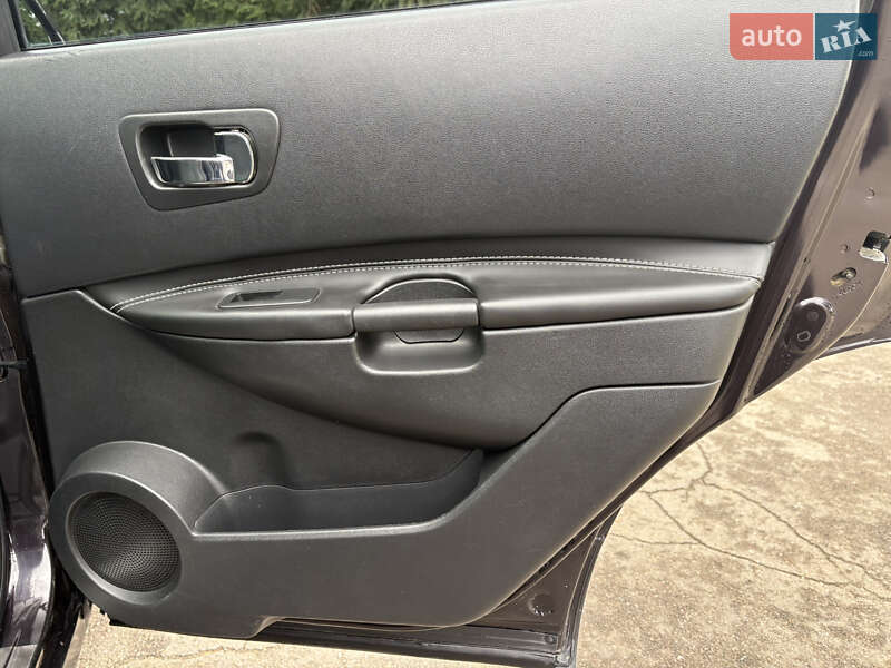 Позашляховик / Кросовер Nissan Qashqai+2 2010 в Заболотові