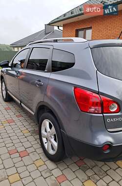 Позашляховик / Кросовер Nissan Qashqai+2 2009 в  фото 4 Позашляховик / Кросовер Nissan Qashqai+2 2009 в