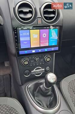 Позашляховик / Кросовер Nissan Qashqai+2 2009 в  фото 17 Позашляховик / Кросовер Nissan Qashqai+2 2009 в
