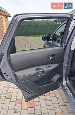 Позашляховик / Кросовер Nissan Qashqai+2 2009 в  фото 34 Позашляховик / Кросовер Nissan Qashqai+2 2009 в
