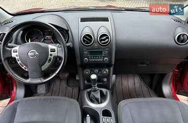 Позашляховик / Кросовер Nissan Qashqai+2 2011 в 