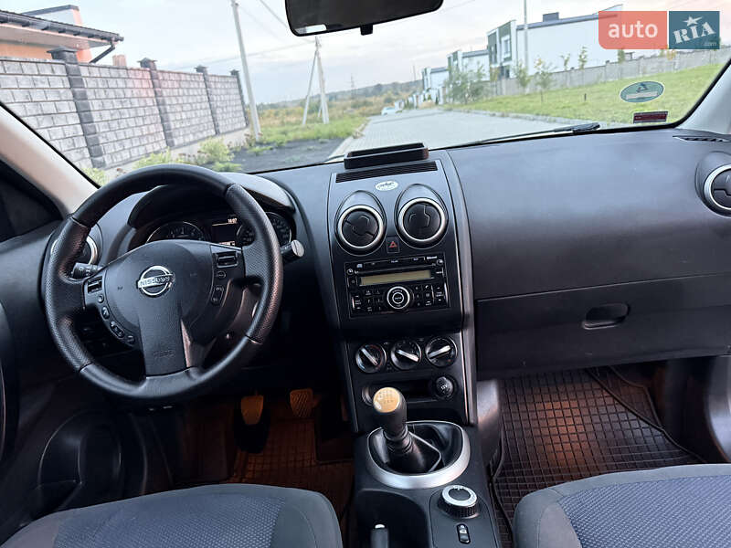 Позашляховик / Кросовер Nissan Qashqai+2 2011 в Рівному