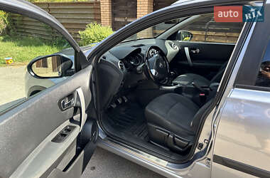 Внедорожник / Кроссовер Nissan Qashqai+2 2010 в 
