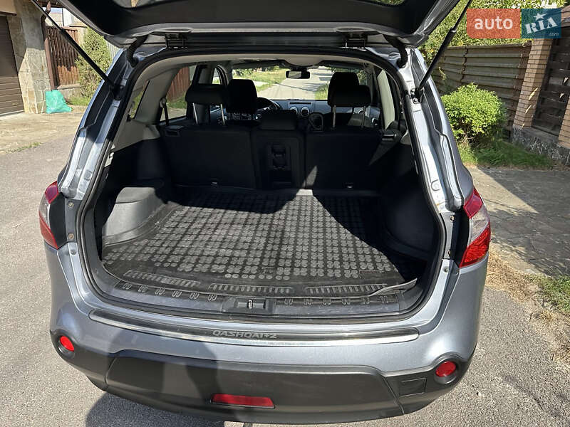 Позашляховик / Кросовер Nissan Qashqai+2 2010 в Києві фото 12 Позашляховик / Кросовер Nissan Qashqai+2 2010 в Києві