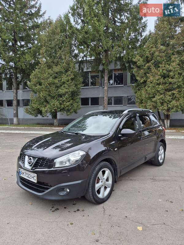 Позашляховик / Кросовер Nissan Qashqai+2 2011 в Рівному